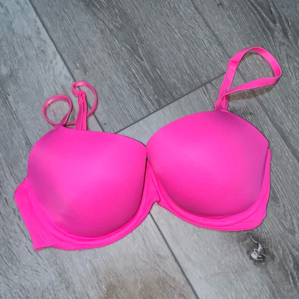 VS Wear Everywhere bra lightly lined under wire push-up pink 32D